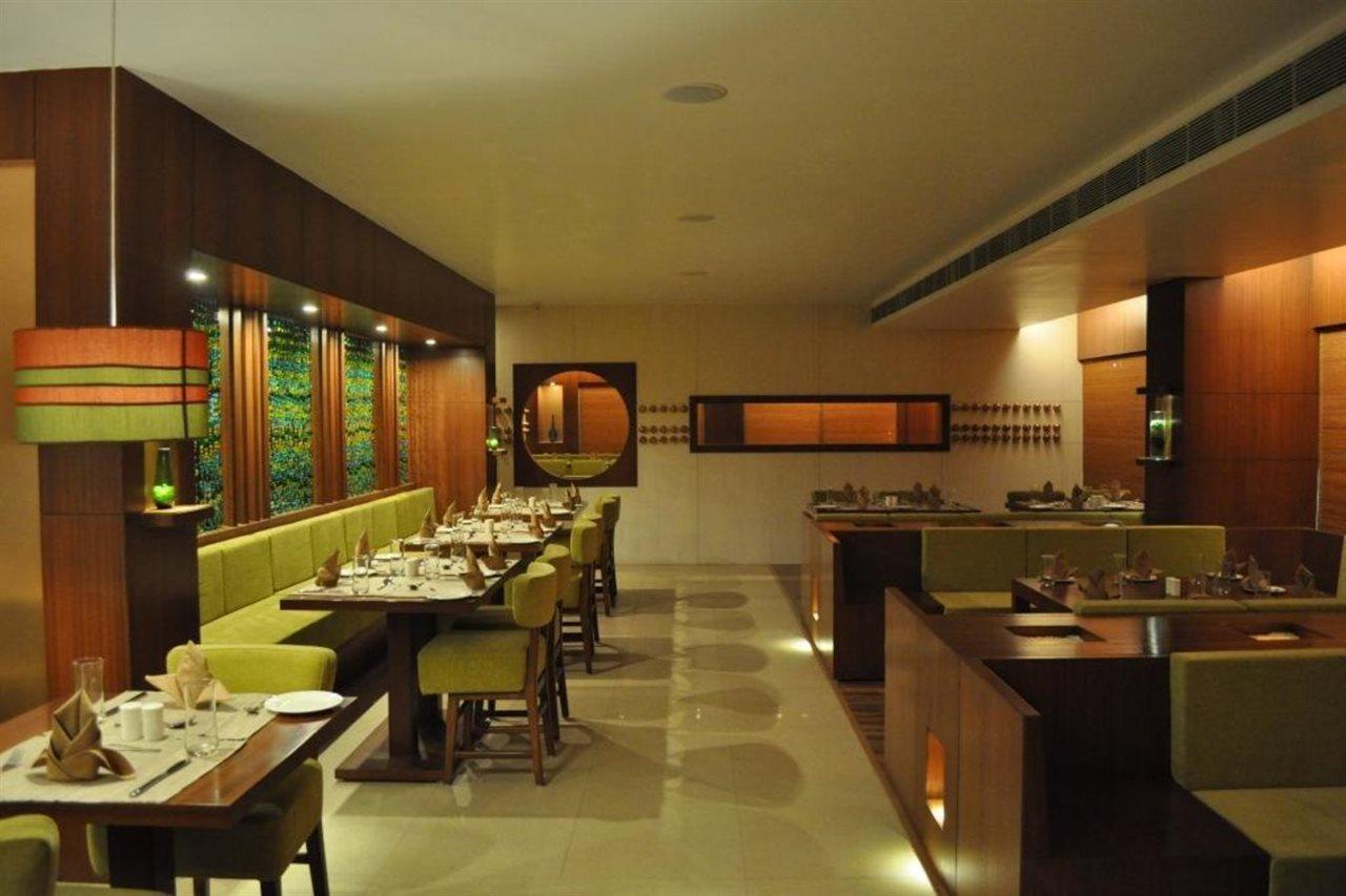 Jk Residency Kelakam Hotel Exterior photo