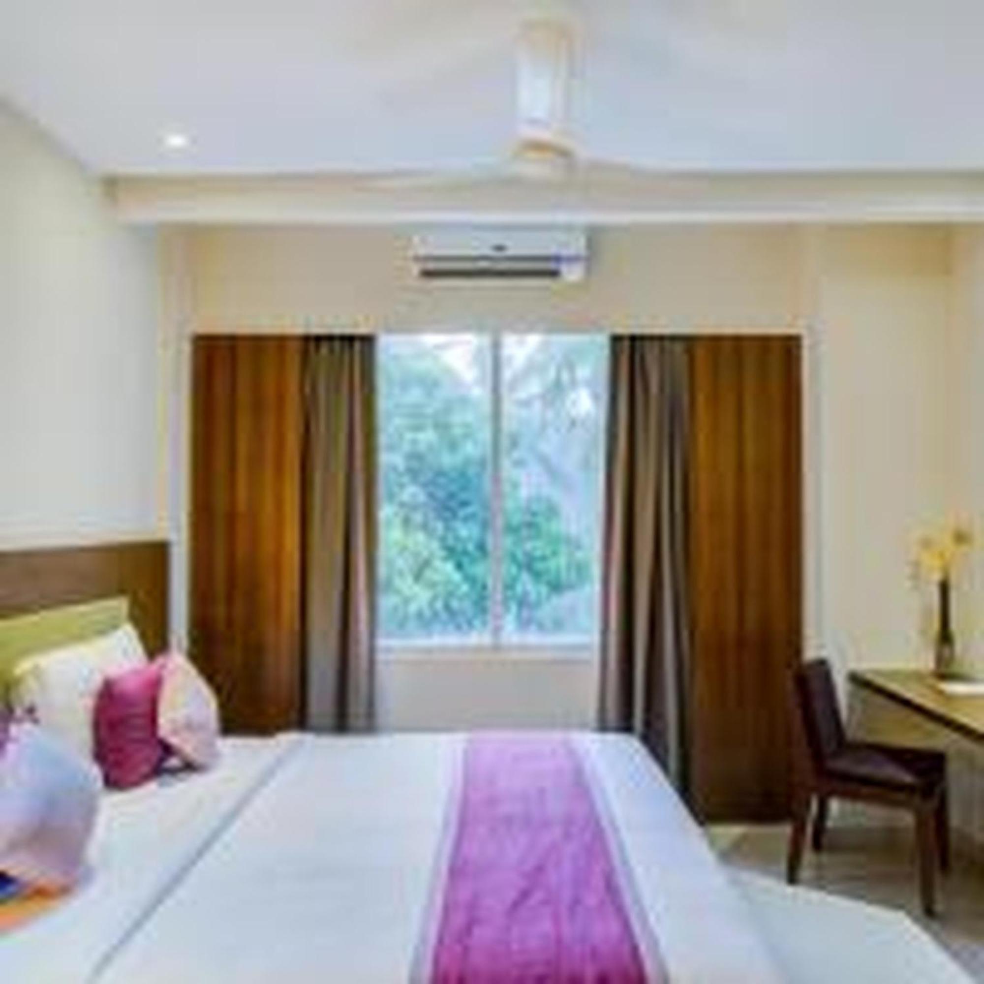 Jk Residency Kelakam Hotel Exterior photo