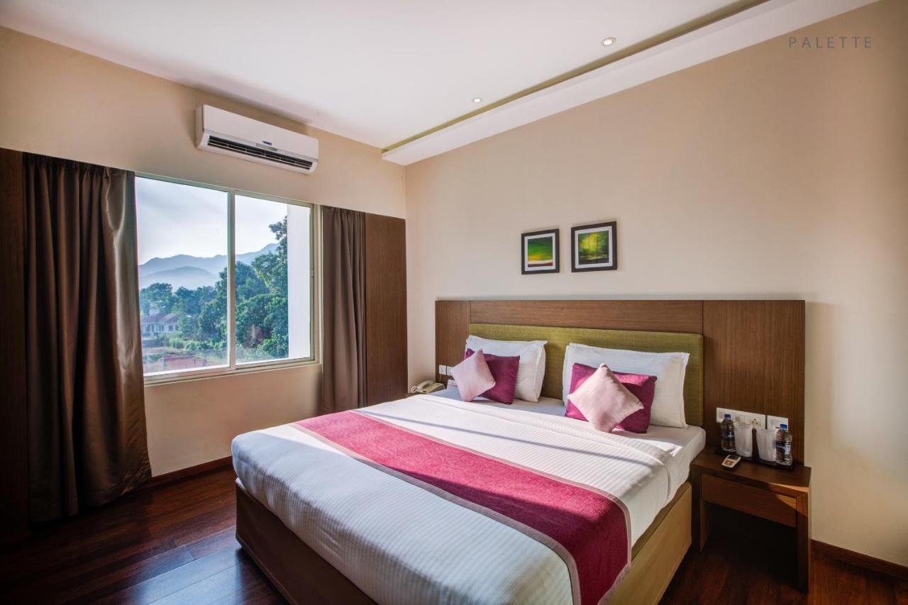 Jk Residency Kelakam Hotel Exterior photo