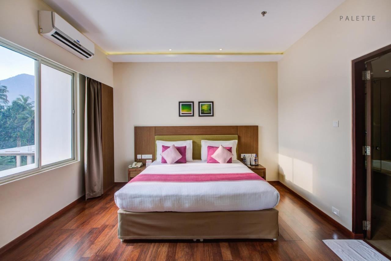 Jk Residency Kelakam Hotel Exterior photo